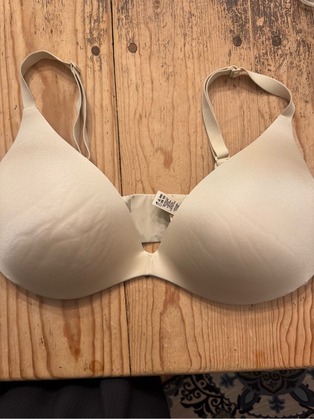 SKIMS Smooth Light Cream Seamless T-Shirt Bra - Picture 1 of 5